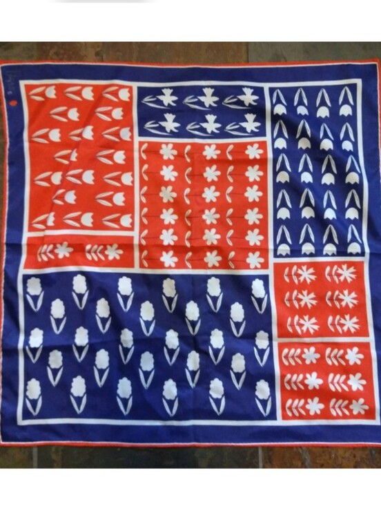 Vintage Accessories - VERA NEUMANN square SCARF tulips